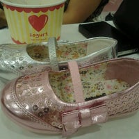 Photo taken at Bata by 💕🌼 ÅnGe£icÅ 💕🌼 on 3/4/2012