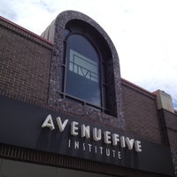 6/7/2012 tarihinde Chris M.ziyaretçi tarafından Avenue Five Institute'de çekilen fotoğraf