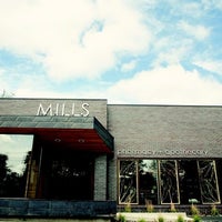 5/19/2012 tarihinde Lauren M.ziyaretçi tarafından Mills Pharmacy'de çekilen fotoğraf