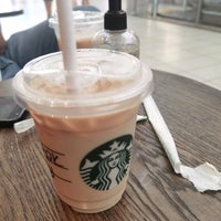 Photo taken at Starbucks by 💭💭AlpeR✅💭💭 I. on 8/4/2021