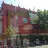 Universo Chino - Shopping Mall in Yungay