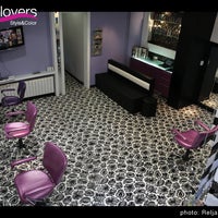 Photo taken at Frizerski Centar Hairlovers by Hairlovers F. on 12/15/2012