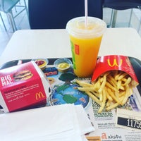 Photo taken at McDonald&amp;#39;s by Geovane S. on 3/1/2017