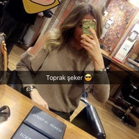 Foto tomada en Toprak Şeker Kuaför  por Tuba Y. el 12/7/2016