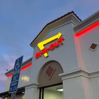 Photo taken at In-N-Out Burger by Bobby on 6/18/2023