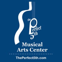 Photo prise au The Perfect 5th Musical Arts Center par The Perfect 5th Musical Arts Center le10/25/2013