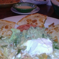 Foto tomada en Los Arcos Mexican Restaurant  por Christine G. el 11/28/2012