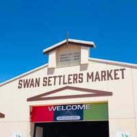 Foto scattata a Swan Settlers Market da Nick S. il 11/28/2020