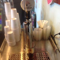 Foto tomada en Soma Coffeehouse &amp;amp; Juice Bar  por Robert C. el 5/2/2014