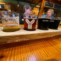 Photo taken at Yachats Brewing + Farmstore by Jeff H. on 6/4/2022