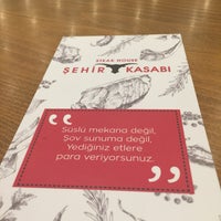 Das Foto wurde bei Şehir Kasabı &amp;amp; Steak House von Gozde A. am 12/16/2017 aufgenommen