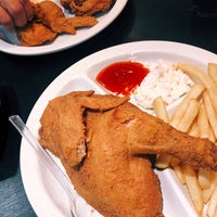 Photo taken at Arnold&amp;#39;s Fried Chicken by drmarrten on 9/7/2020