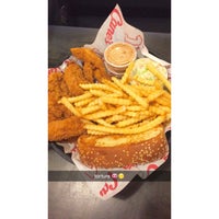 Photo taken at Raising Cane&amp;#39;s Chicken Fingers by Anne 🦄 on 11/11/2015