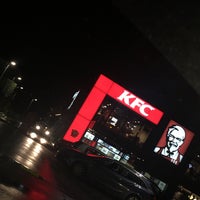 รูปภาพถ่ายที่ KFC โดย Jonathan M. เมื่อ 11/11/2017