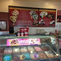 Photo taken at Cold Stone Creamery by Clari O. on 5/14/2013