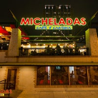 1/30/2015 tarihinde Micheladas Cafe y Cantinaziyaretçi tarafından Micheladas Cafe y Cantina'de çekilen fotoğraf