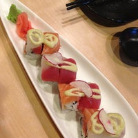 รูปภาพถ่ายที่ Sushi Oishii โดย Mimi L. เมื่อ 4/23/2013