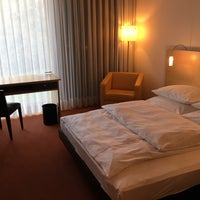 Photo taken at Innside Hotel Düsseldorf Seestern by Junichi K. on 9/27/2017