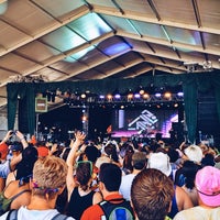 Foto tirada no(a) Other Tent at Bonnaroo Music &amp;amp; Arts Festival por Meg V. em 6/14/2014