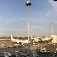 Photo taken at Airport Lounge - North by kensuke j. on 3/27/2017