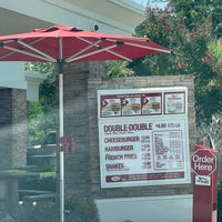 Photo taken at In-N-Out Burger by Aptraveler on 6/19/2023