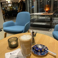 Photo taken at Hotel Indigo Helsinki - Boulevard by Aptraveler on 10/15/2021