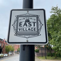 รูปภาพถ่ายที่ East Village โดย Aptraveler เมื่อ 8/31/2021