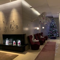 Photo taken at The Morrison Dublin, Curio Collection by Hilton by Aptraveler on 12/1/2019