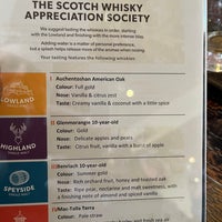 รูปภาพถ่ายที่ The Scotch Whisky Experience โดย Carrianne B. เมื่อ 9/21/2023
