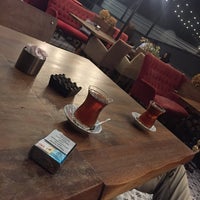 Foto scattata a Cara Cafe&amp;amp;Lounge da Tanyel K. il 11/13/2017