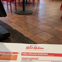 Photo taken at Red Robin Gourmet Burgers and Brews by dmackdaddy on 3/7/2021