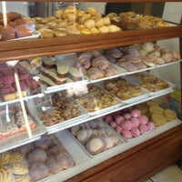 รูปภาพถ่ายที่ El Gallo Bakery โดย Chris M. เมื่อ 11/23/2012
