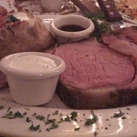 Photo taken at Carvers Steaks &amp;amp; Chops by Hironori S. on 1/23/2013