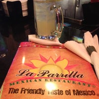 Foto tomada en La Parrilla Mexican Restaurant  por Richard A. el 10/20/2012