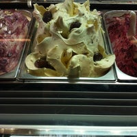 Photo taken at Australian Home Made Ice Cream by Sébastien V. on 12/1/2012