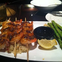 Photo taken at LongHorn Steakhouse by Janina R. on 12/12/2012