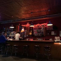 Foto tirada no(a) East River Bar por Aiei em 11/10/2021