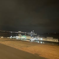 Photo taken at Gateway Arch Riverboat Cruises by Kübra Fırat on 12/30/2022