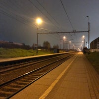 Foto tirada no(a) Železniční zastávka Praha-Horní Měcholupy por Luci em 11/27/2020