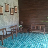 Photo taken at Chaw-Ka-Cher Tropicana Lanta Resort by Go Dive Lanta โก ไดฟ์ ลันตา S. on 12/6/2012