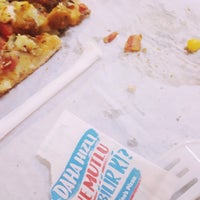 Photo taken at Domino&amp;#39;s Pizza by 👑se s. on 6/17/2018