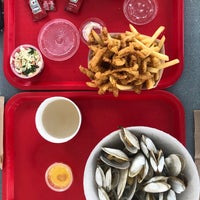 Photo taken at Arnold&amp;#39;s Lobster &amp;amp; Clam Bar by Laura K. on 7/7/2020