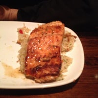 Photo taken at LongHorn Steakhouse by Melanie T. on 11/15/2012
