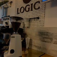 Photo prise au Logic cafe لوجك كافية par Taif le1/8/2020