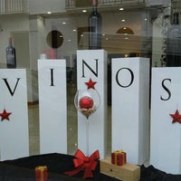Foto tirada no(a) Vinoteando - Ronda&amp;#39;s wines por Javier V. em 12/15/2012