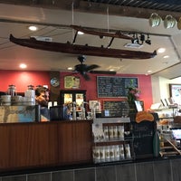 6/14/2017 tarihinde Rebecca B.ziyaretçi tarafından Hawaiian Village Coffee'de çekilen fotoğraf