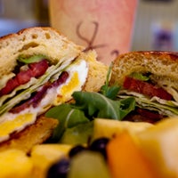 10/28/2012 tarihinde Chive Cafe &amp;amp; Cateringziyaretçi tarafından Chive Cafe &amp;amp; Catering'de çekilen fotoğraf