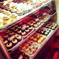 Photo taken at Lulu&amp;#39;s Sweet Shoppe by Kare C. on 11/3/2012