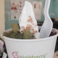 Photo taken at Pinkberry by Conejo I. on 9/13/2015