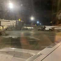 Photo taken at Gate D5 by Reezq on 11/18/2021